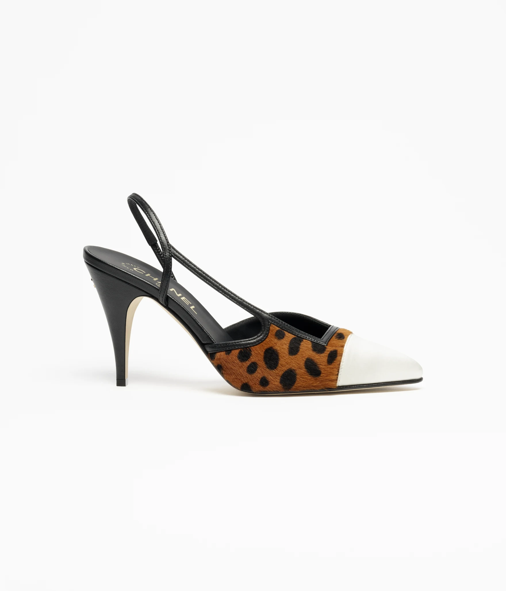 Rear lace up shoes
